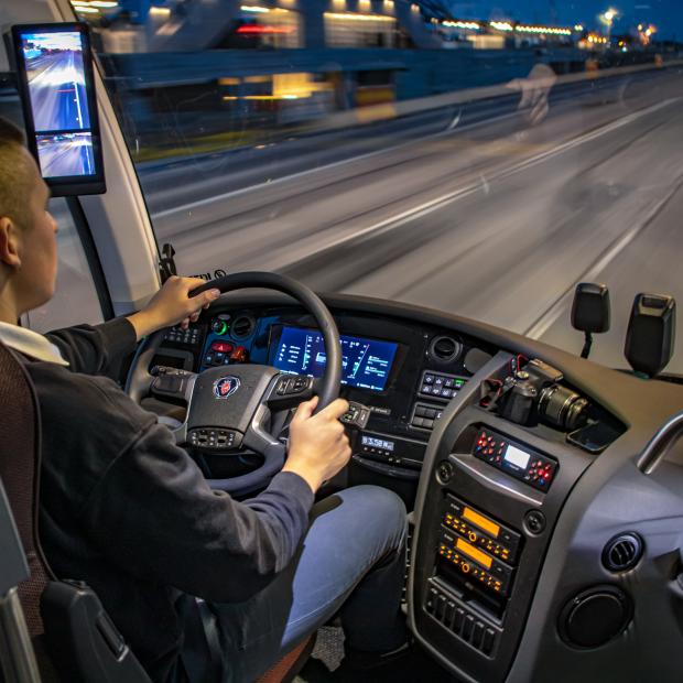 Praegu näeb Romet Leimanni bussiroolis peamiselt öösiti. 21. eluaastast hakkab tööpõld laienema. (Foto: Laur Oskar Peetsalu)